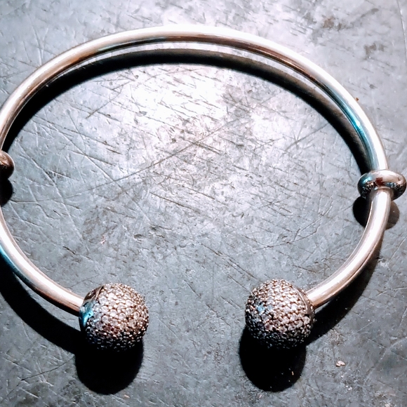 Pandora Diamond Sterling Silver 9.25 solid Cuff Bracelet. - Picture 5 of 16